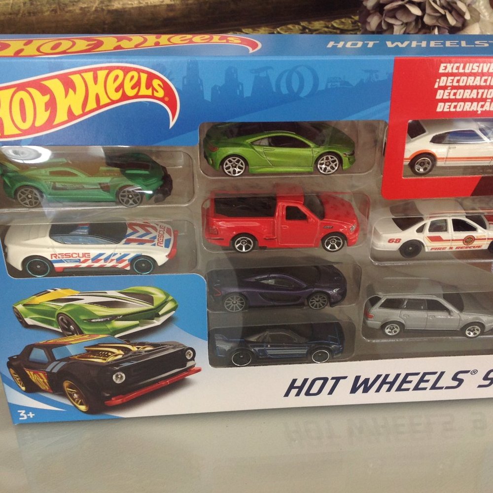 Hot Wheels 9